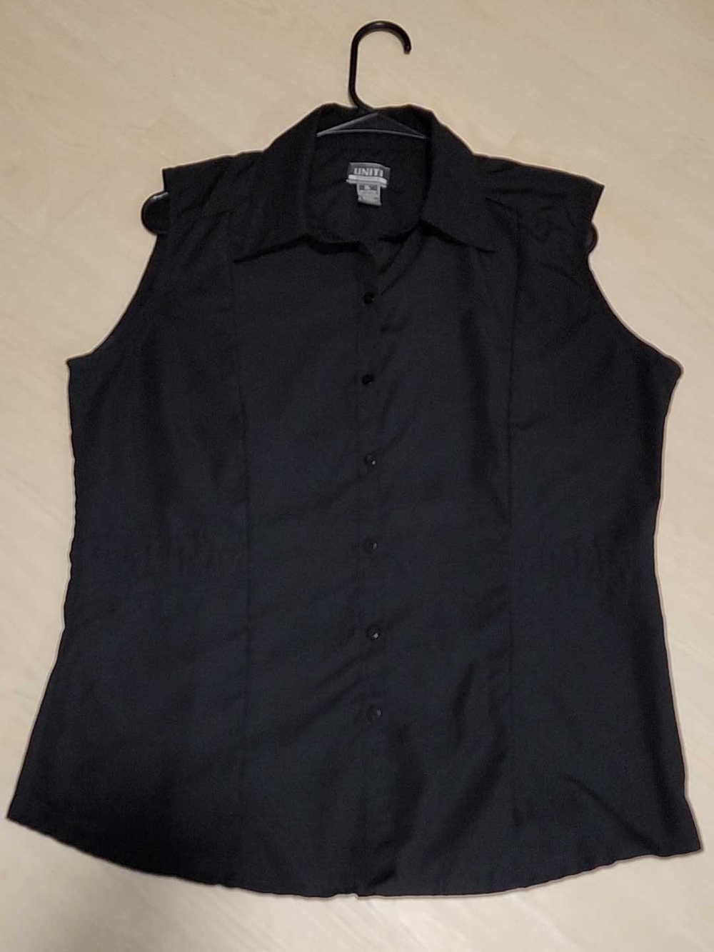 Uniti Casual Black Sleeveless Button-Up Top